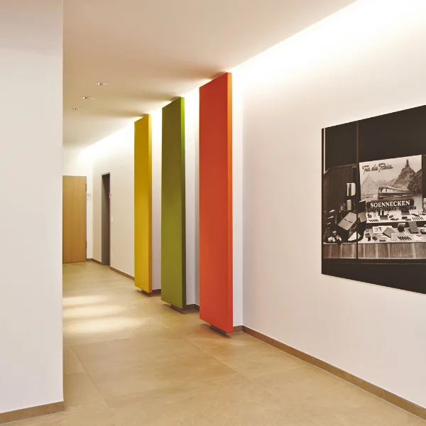 Unsere Wandpaneele reduzieren Nachhall und schaffen eine ruhige, angenehme Atmosphäre – ideal für Therapie- und Aufenthaltsräume.